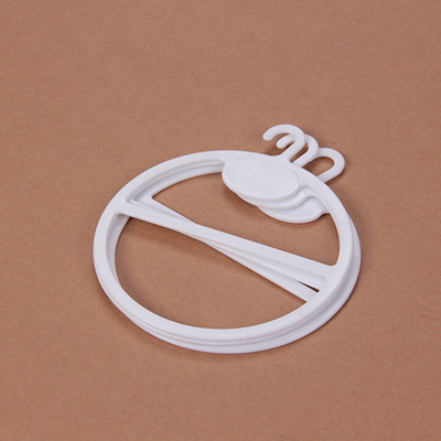 Suspensiones plásticas ovales blancas de la bufanda
